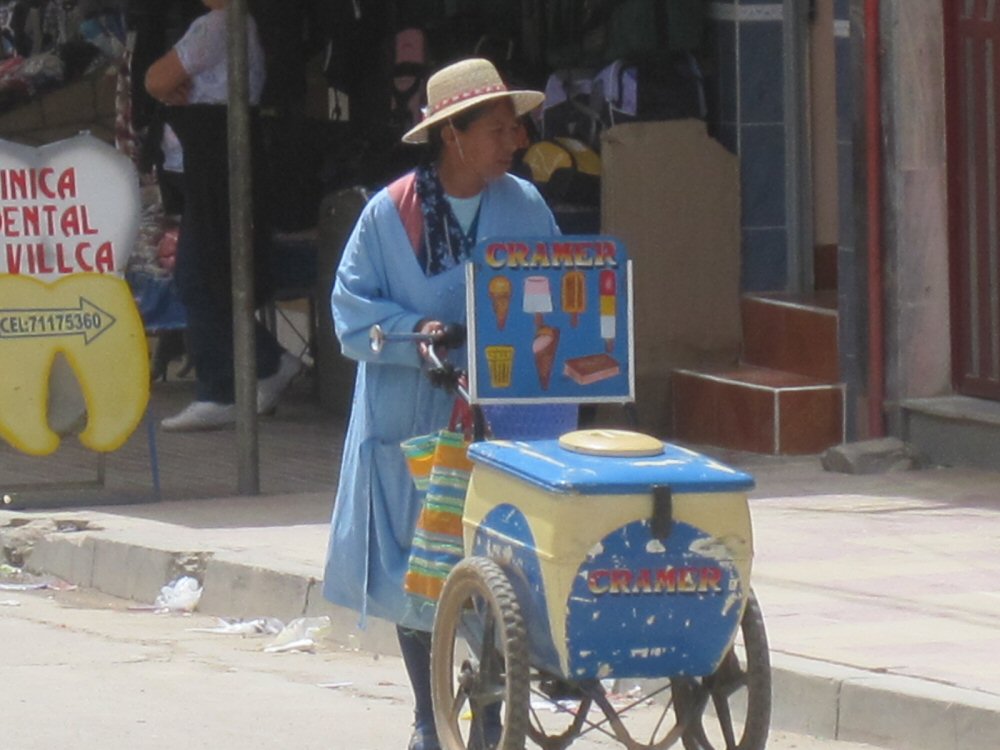 Vendeuse de glaces à Villazon
